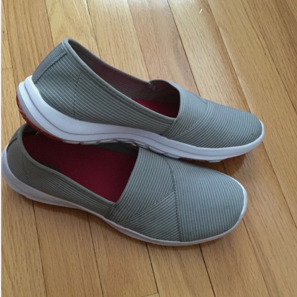 LL Bean Cove Women Gray Shoes Size 7.5 Slip On Comfort